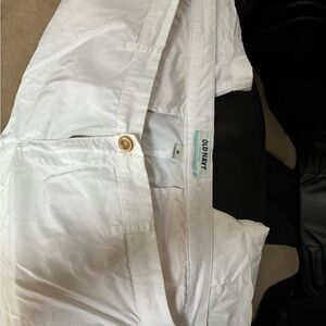 Old Navy Crisp White Capris 18